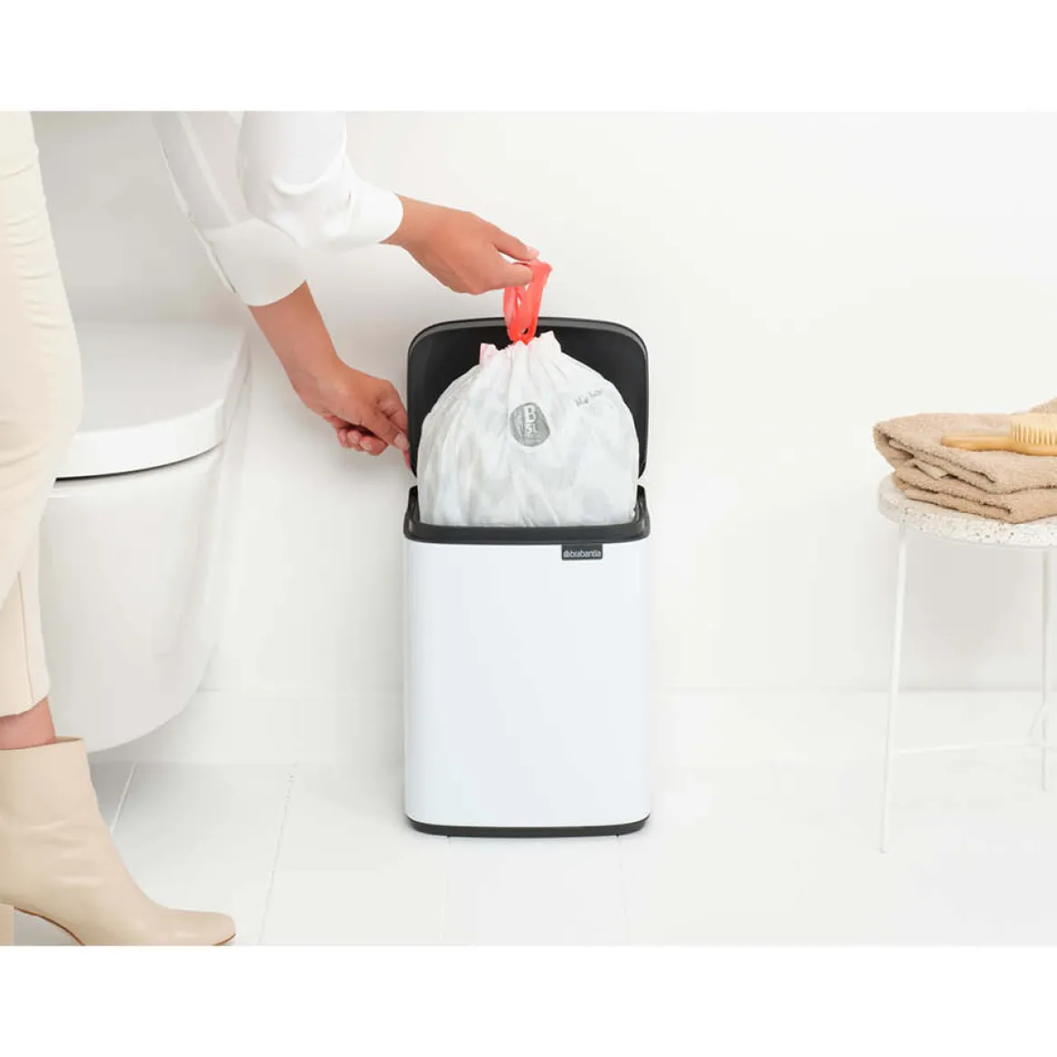 Brabantia Mülleimer "Bo" 7l weiß
