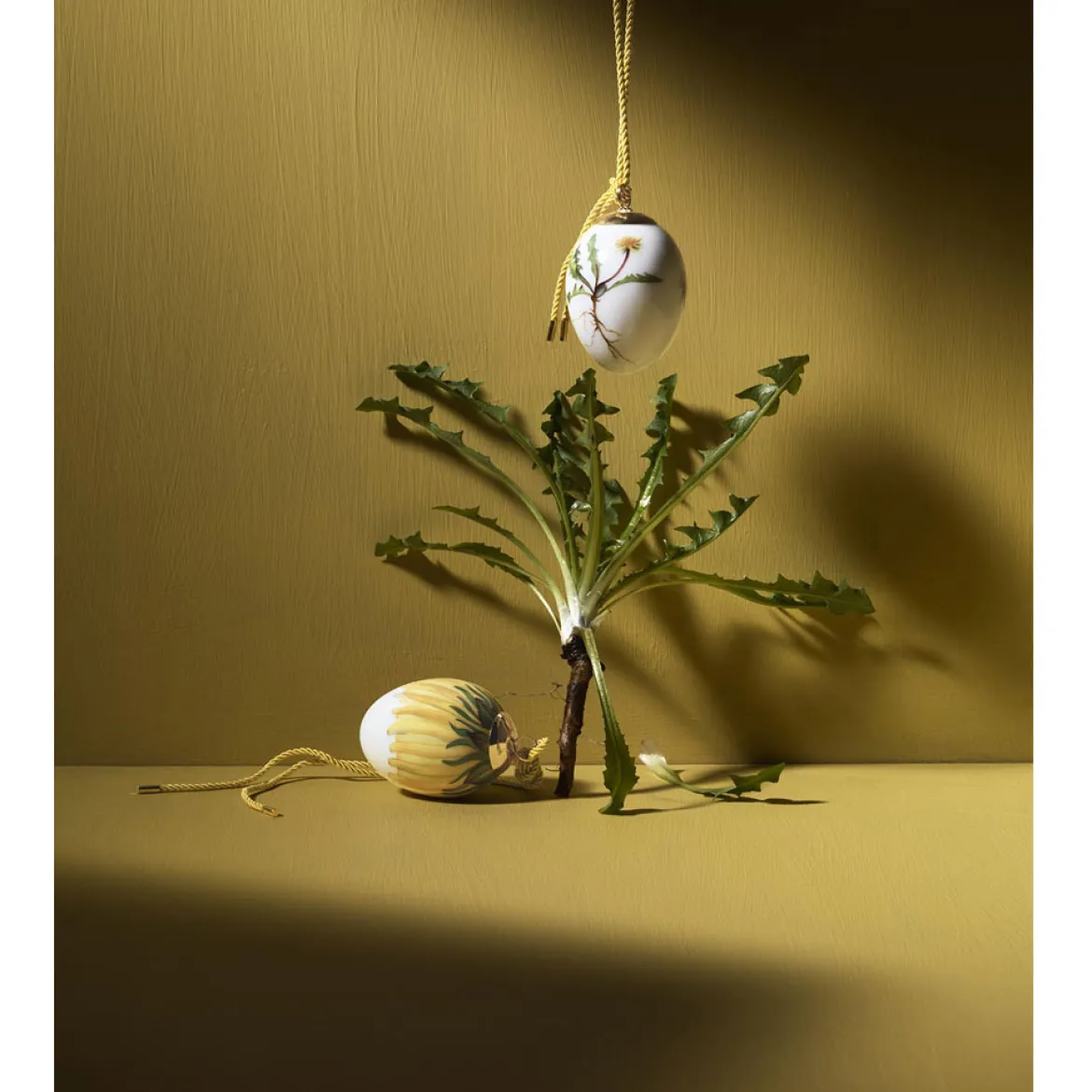 Royal Copenhagen Osterei "Löwenzahnblüte 2020"